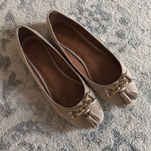 Banana Republic Flats - Size 8 - Beige